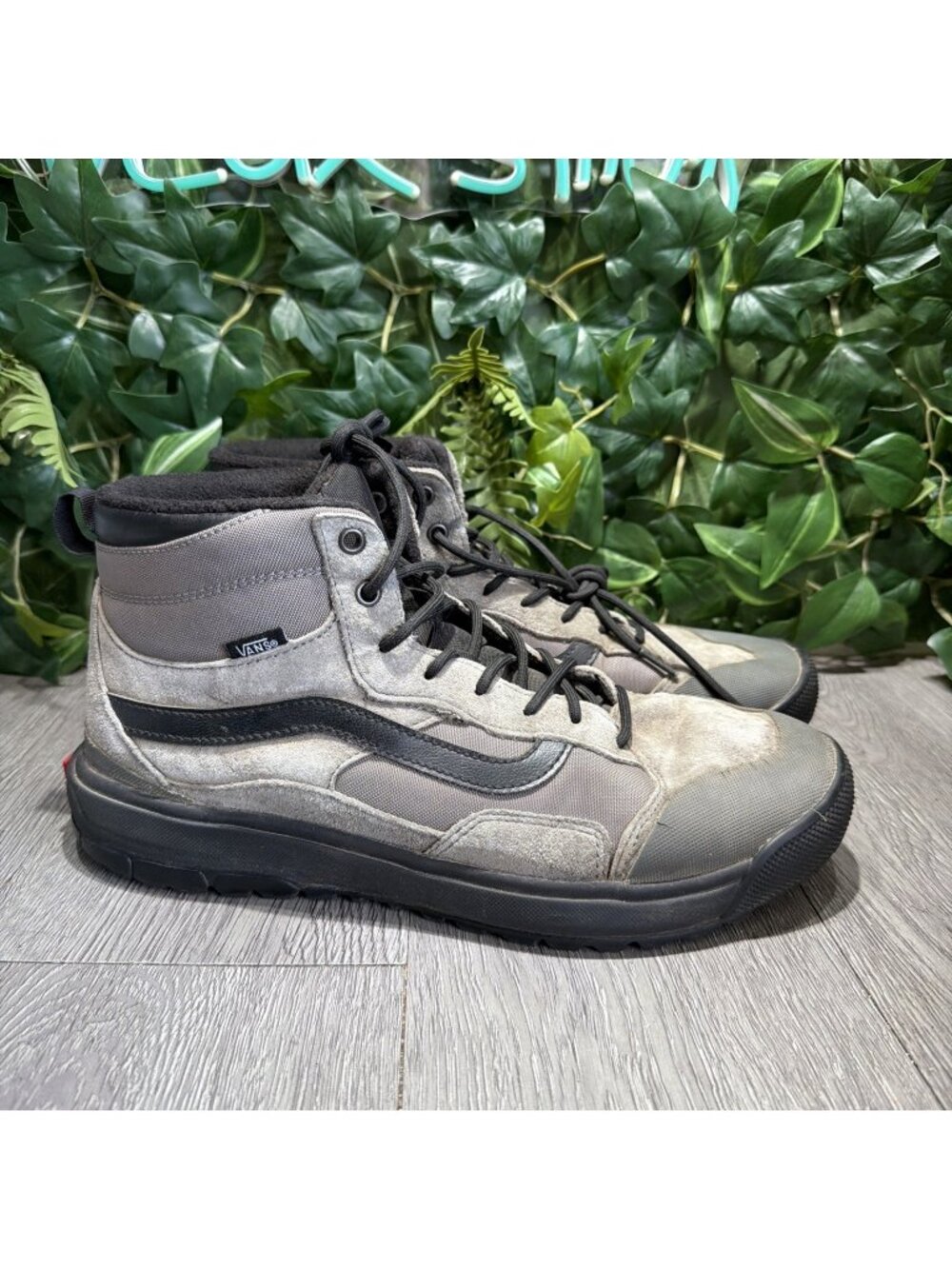 Vans UltraRange EXO Hi MTE-1 Mens Size 11.5 Grey Suede High Top Hiking Boots